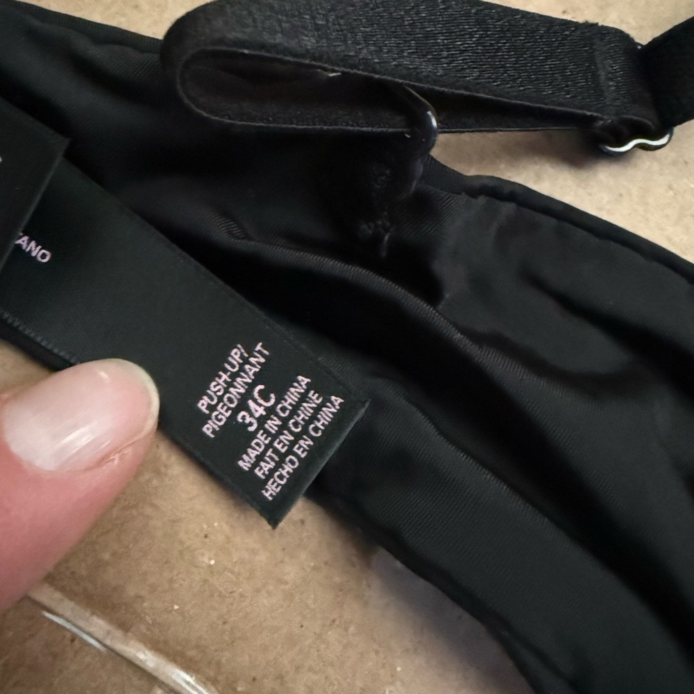 Victoria's Secret Push Up Black Bra - Picture 4 of 4